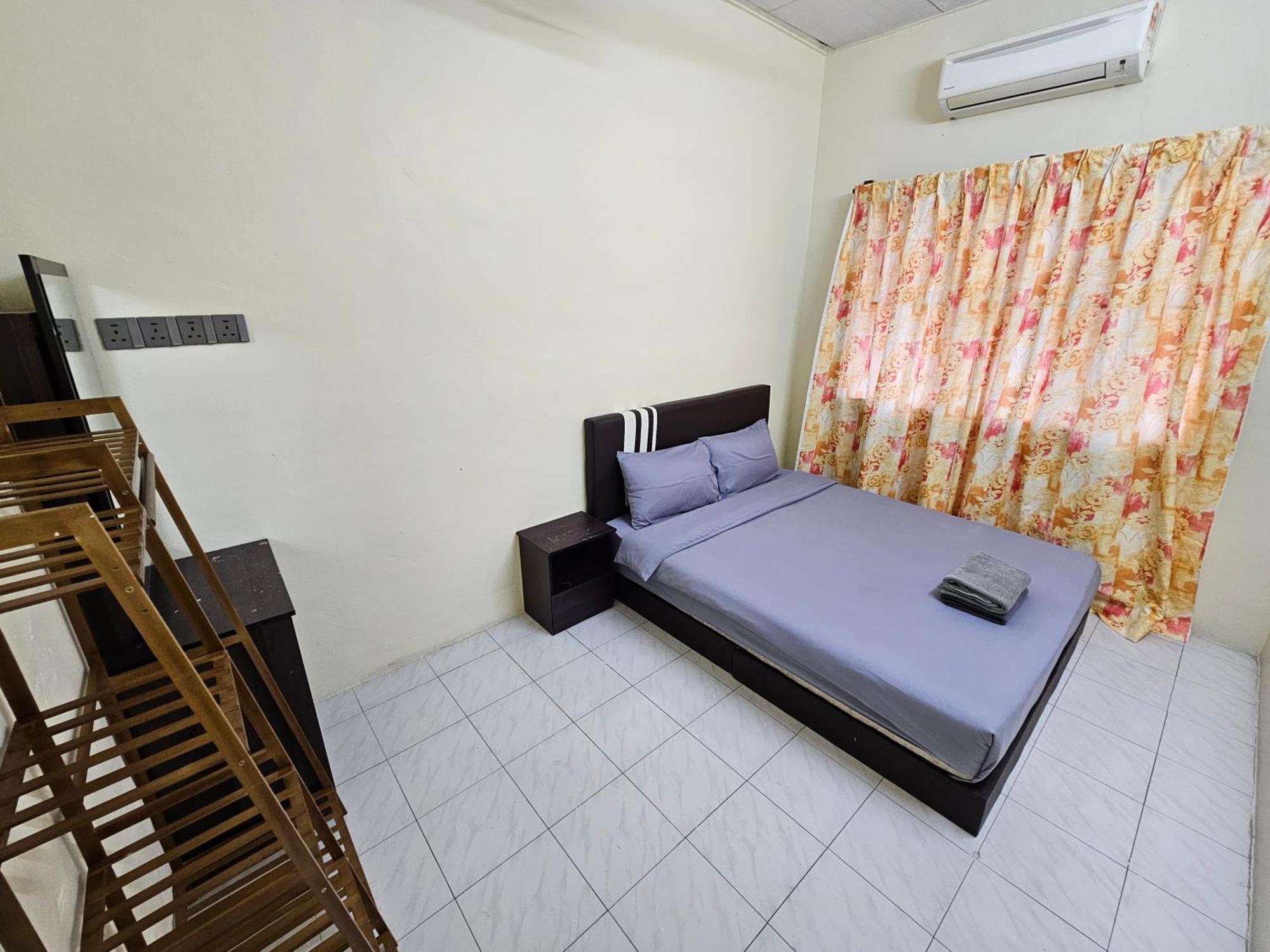 Flower Homestay