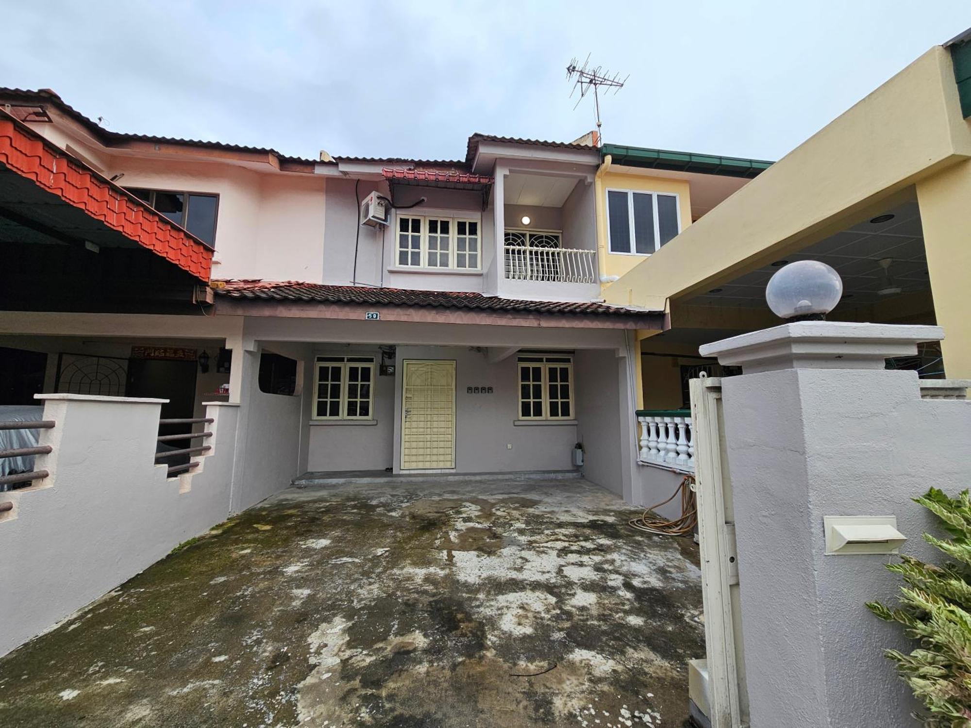 Flower Homestay